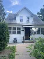 featured image of 766 Minnehaha Ave W Uppr B