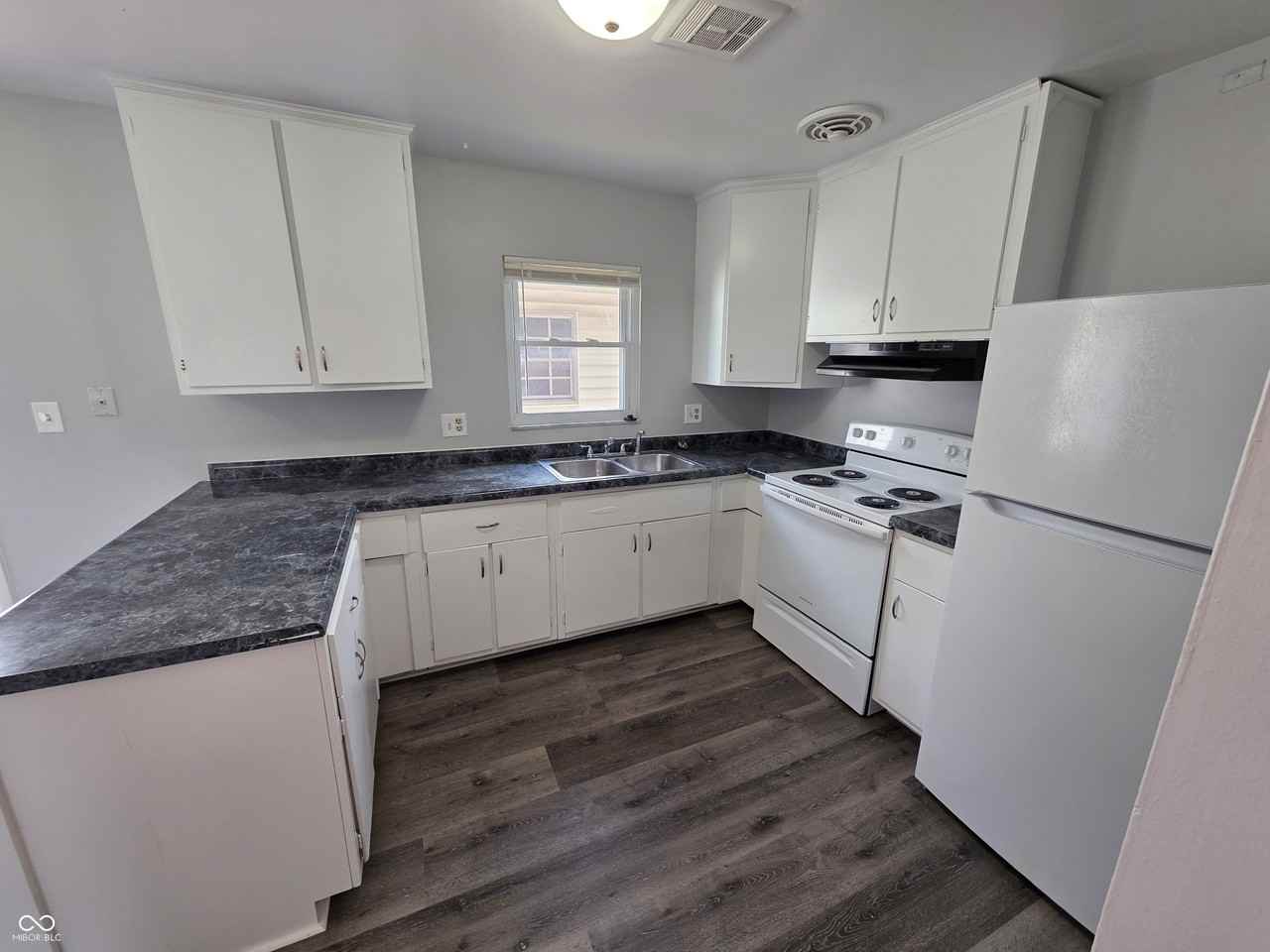 3829 Biscayne Rd - Photo 5 of 20