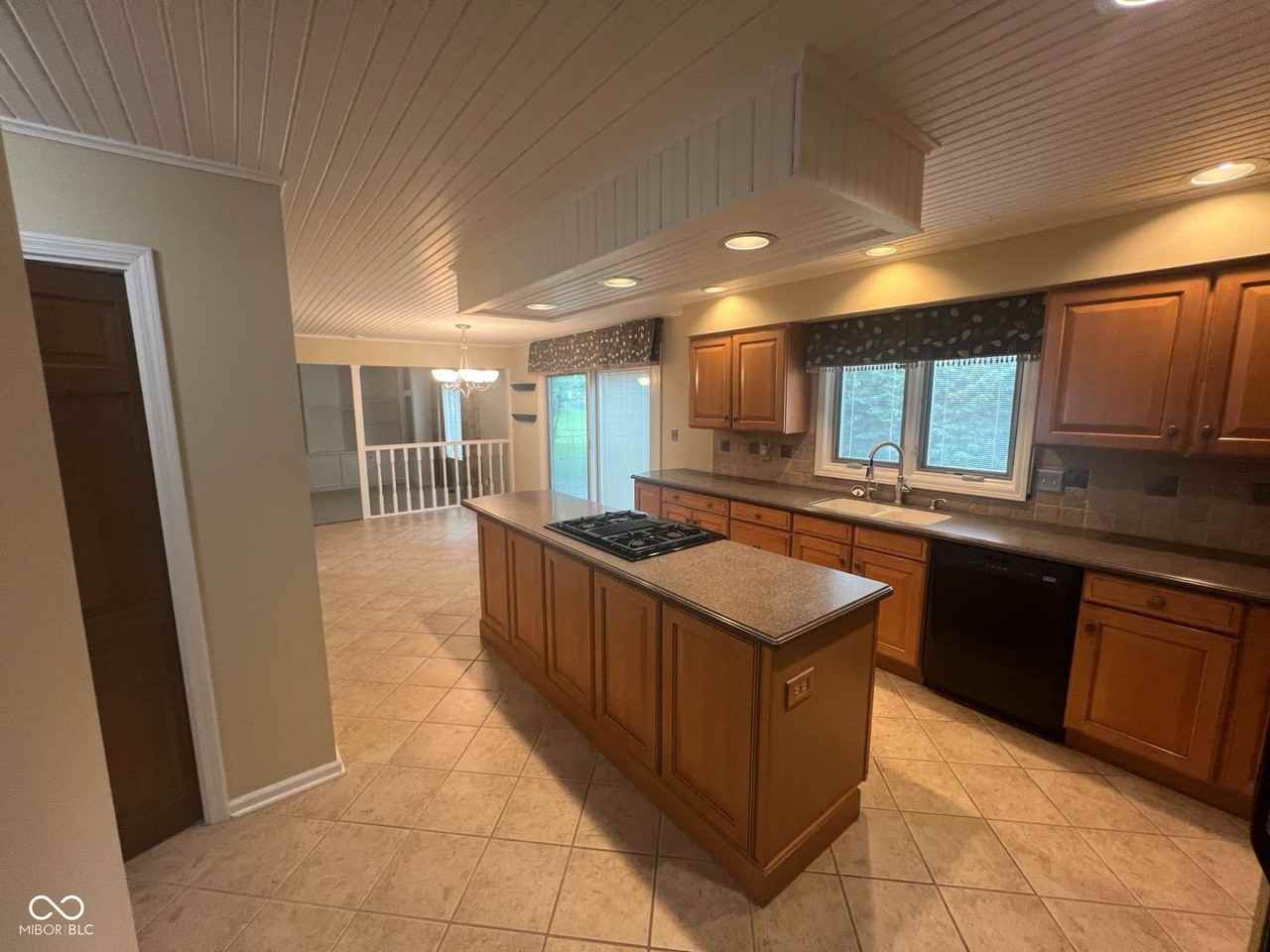 12748 Limberlost Dr - Photo 6 of 40