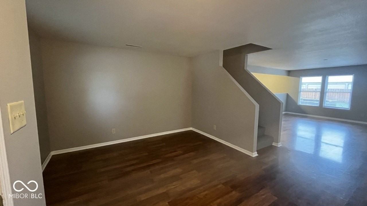 10891 Rose Ln - Photo 4 of 16