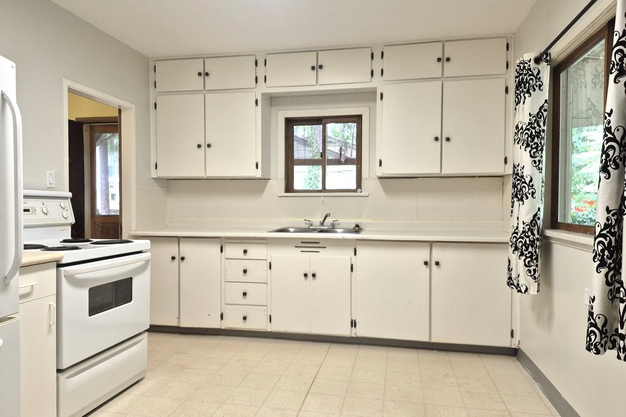 21310 124 Avenue - Photo 5 of 20