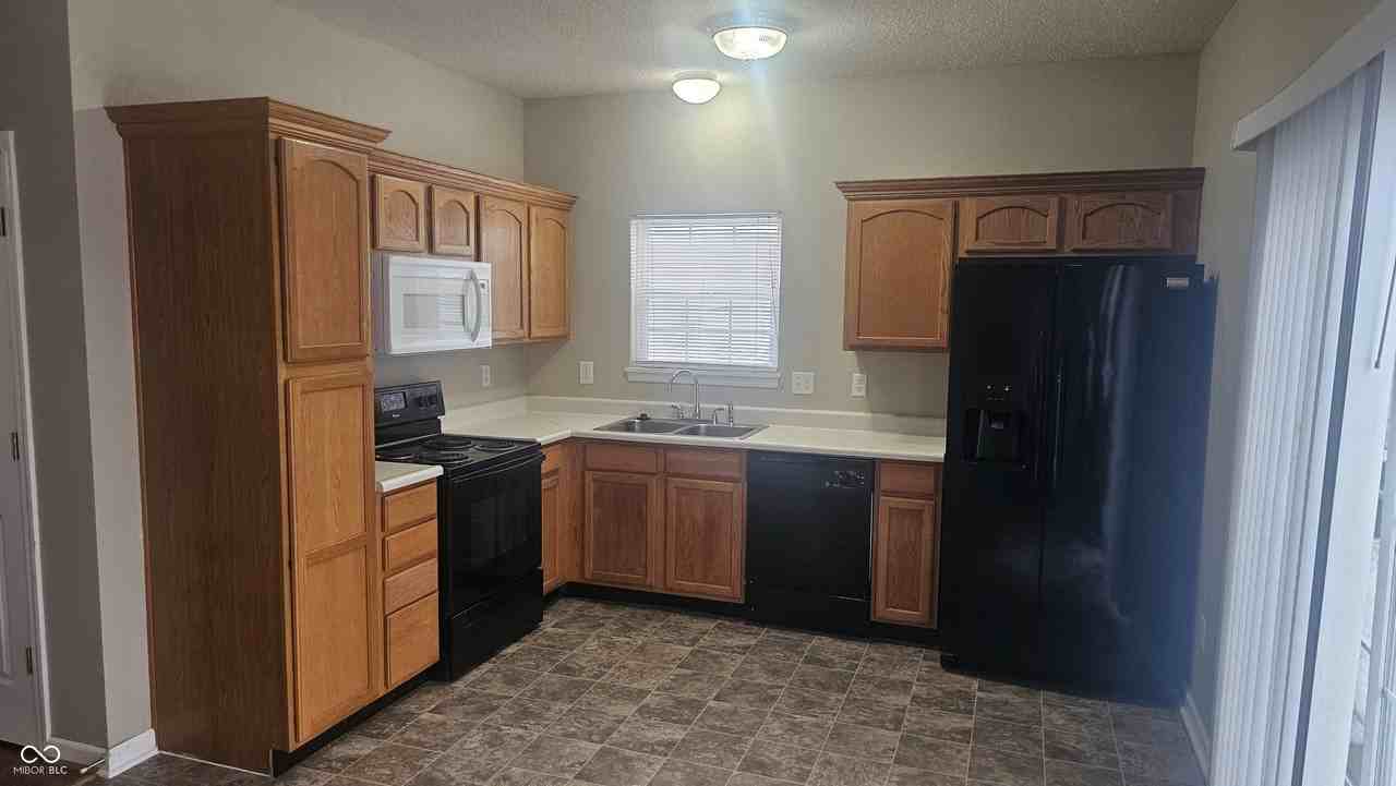 15385 Dry Creek Rd - Photo 2 of 9
