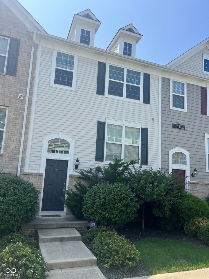 12721 Tamworth Dr - Photo 3 of 27