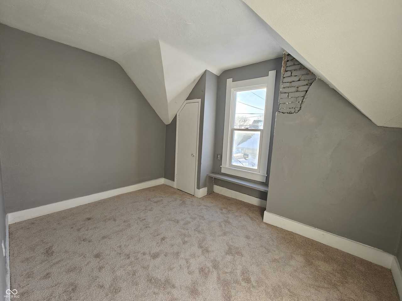 316 E Franklin St #4 - Photo 3 of 10