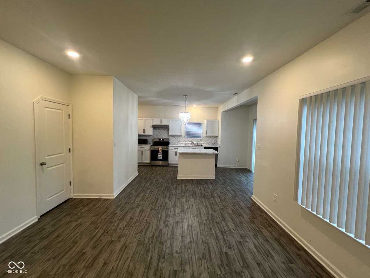 10905 Penwell Way - Photo 5 of 28
