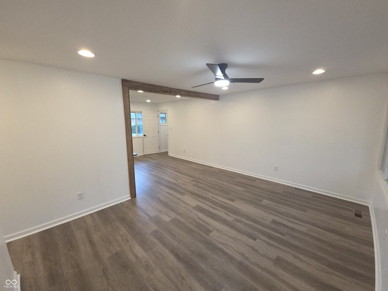10735 Vali Dr - Photo 3 of 19