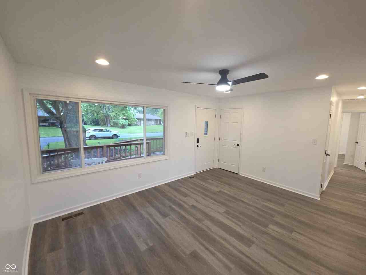 10735 Vali Dr - Photo 4 of 19