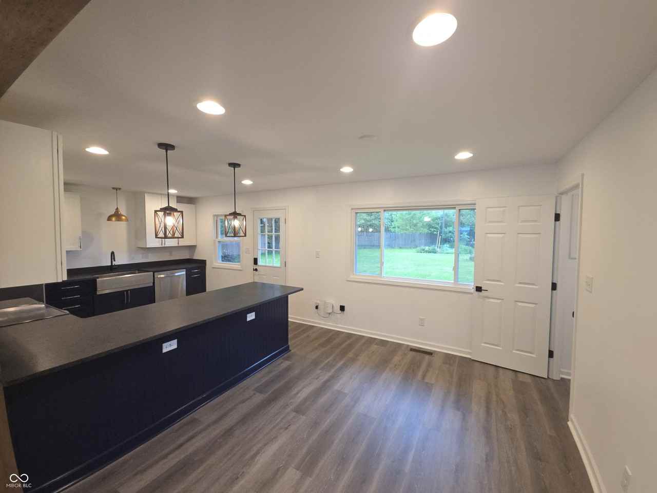 10735 Vali Dr - Photo 5 of 19