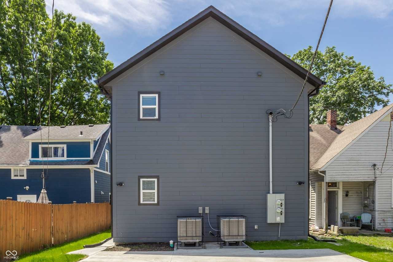726 Parkway Ave - Photo 7 of 24