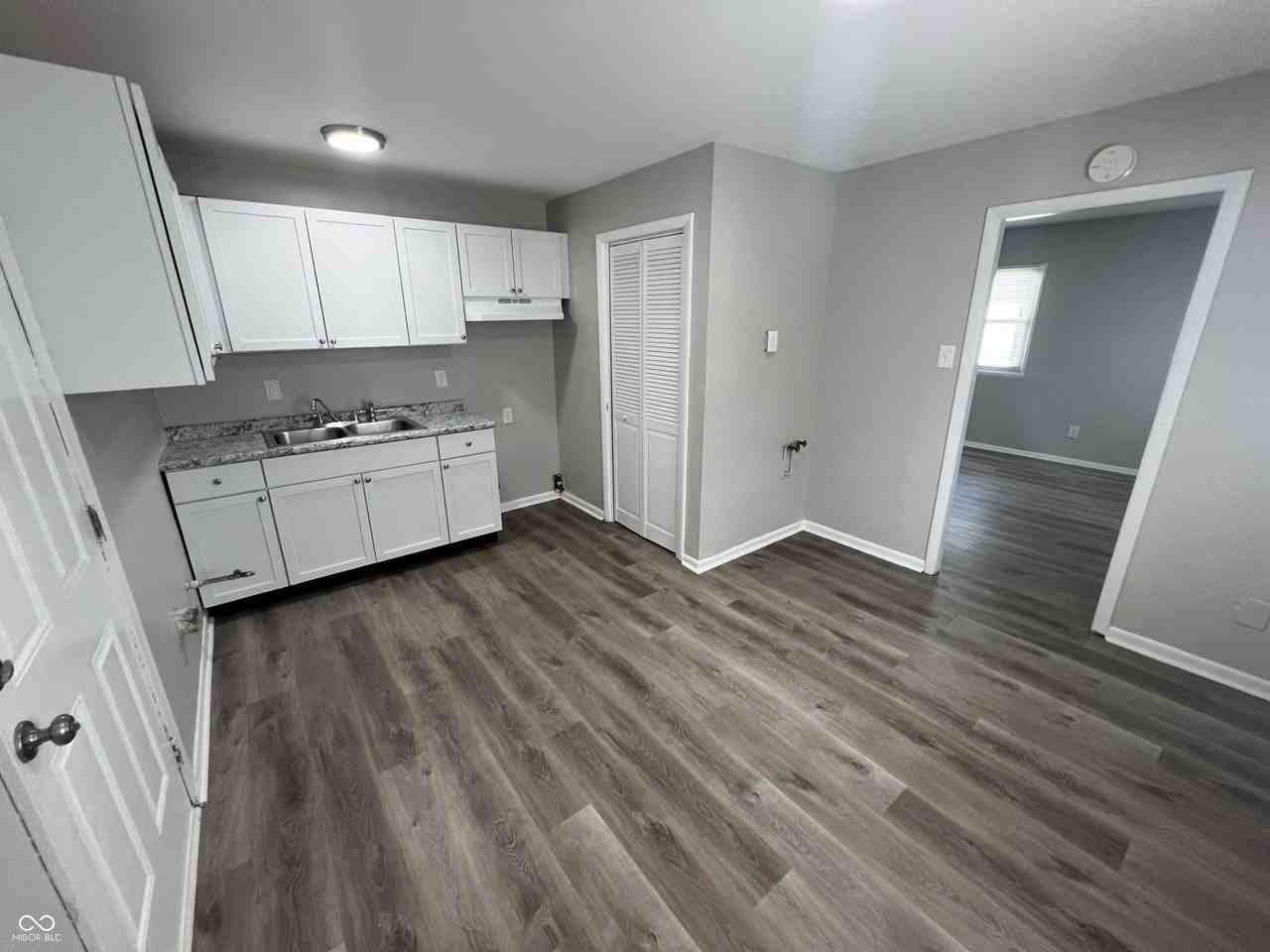 2920 N Lasalle St - Photo 4 of 15