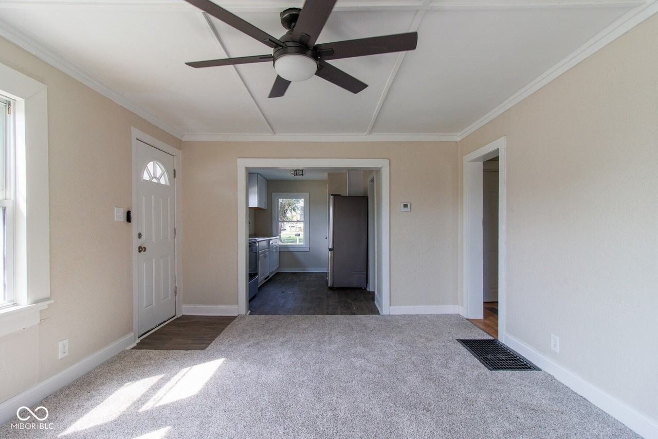 228 E 29th St - Photo 3 of 17