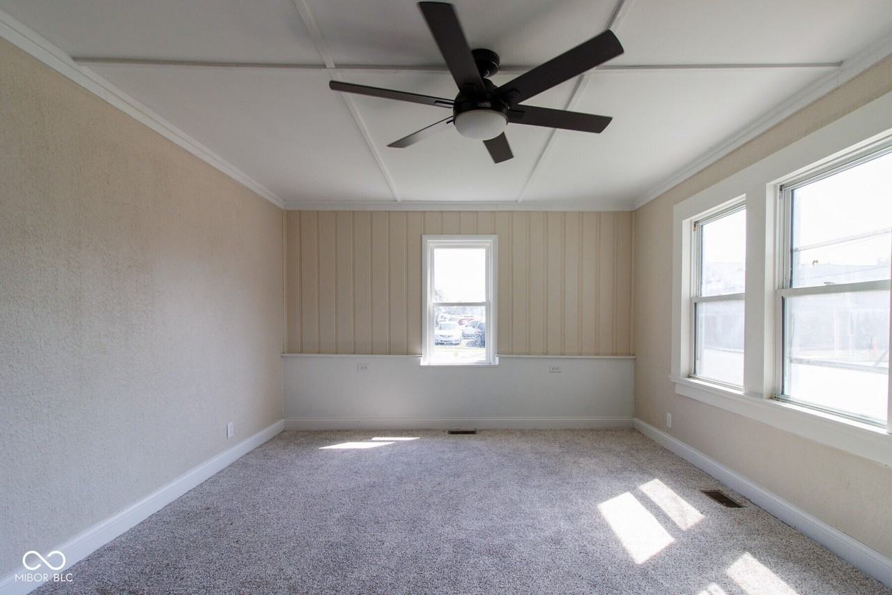 228 E 29th St - Photo 4 of 17