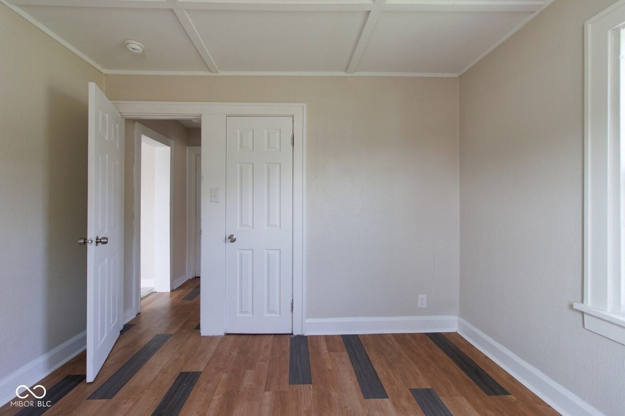 228 E 29th St - Photo 7 of 17
