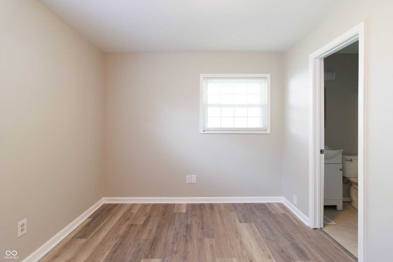 1445 Rolling Ridge Dr - Photo 7 of 20