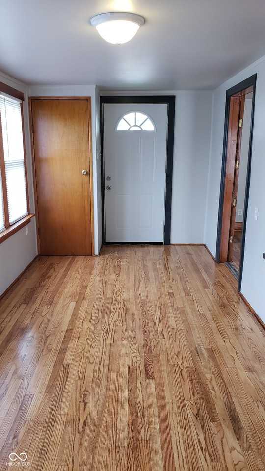 727 W Washington St - Photo 2 of 26