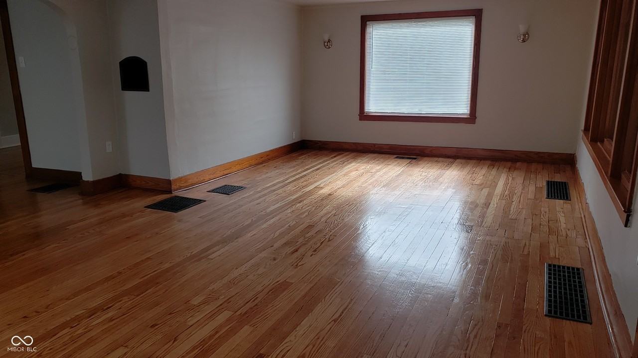 727 W Washington St - Photo 6 of 26