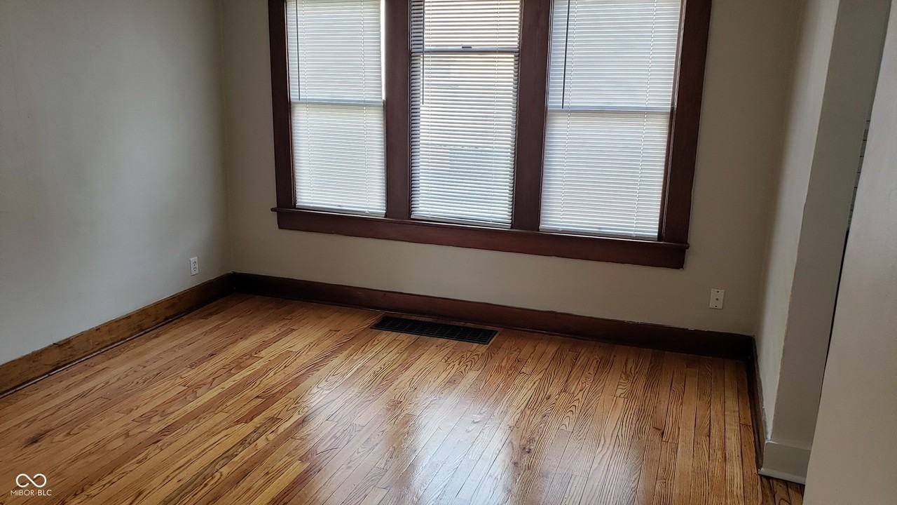 727 W Washington St - Photo 7 of 26