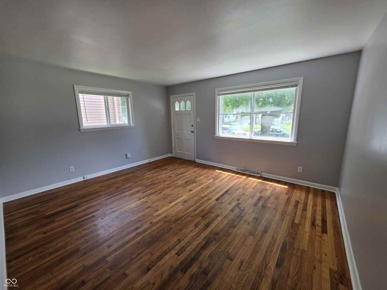 2036 Calhoun St - Photo 3 of 16