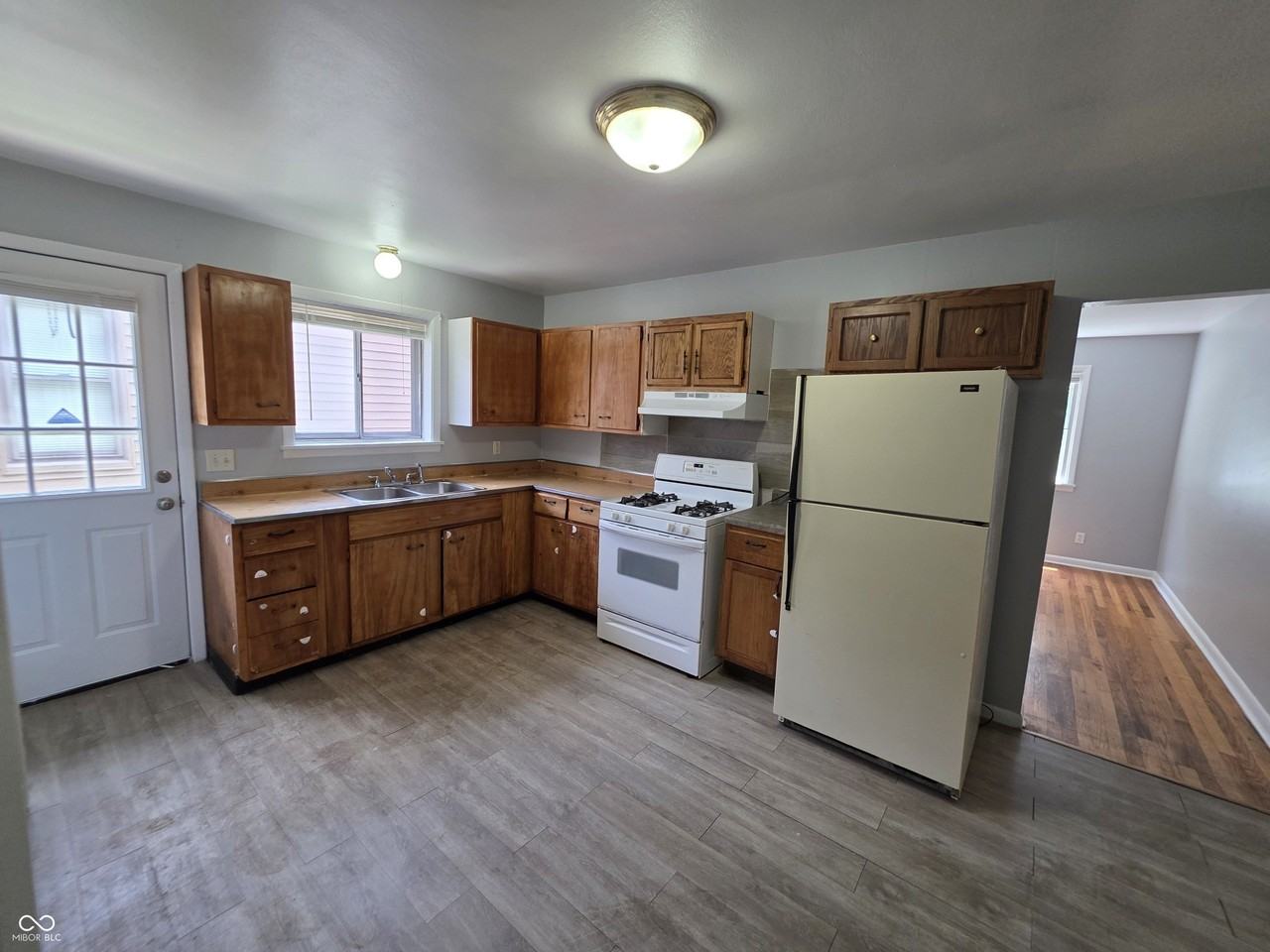 2036 Calhoun St - Photo 5 of 16