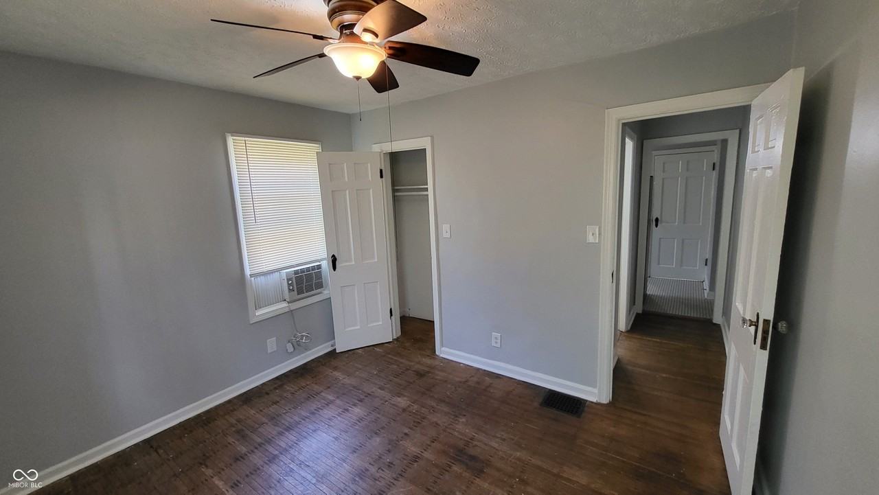 224 N Tacoma Ave Unit B - Photo 7 of 12