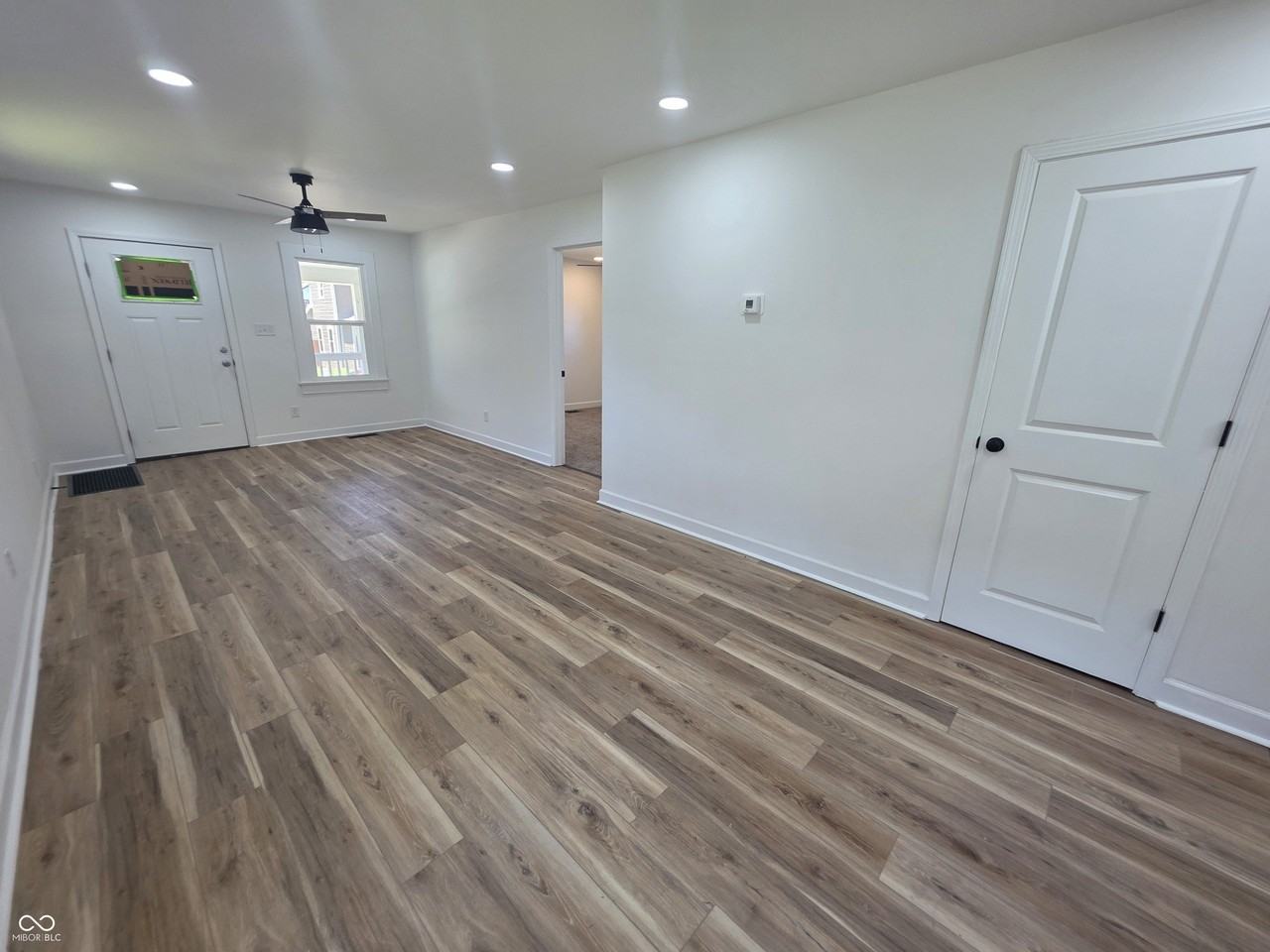 2137 Napoleon St - Photo 4 of 13