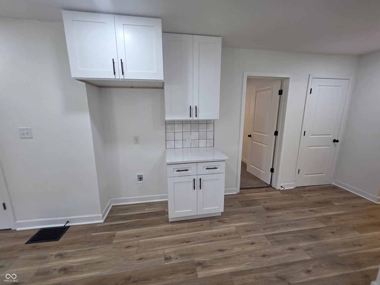 2137 Napoleon St - Photo 6 of 13