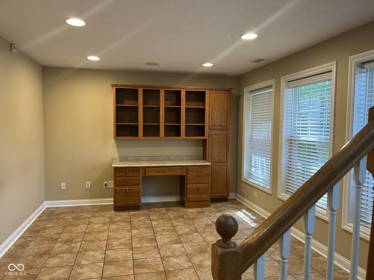 8645 Meridian Square Dr - Photo 2 of 41