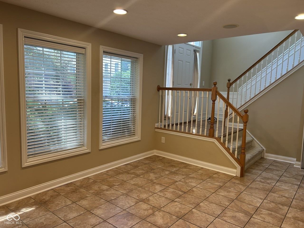 8645 Meridian Square Dr - Photo 3 of 41