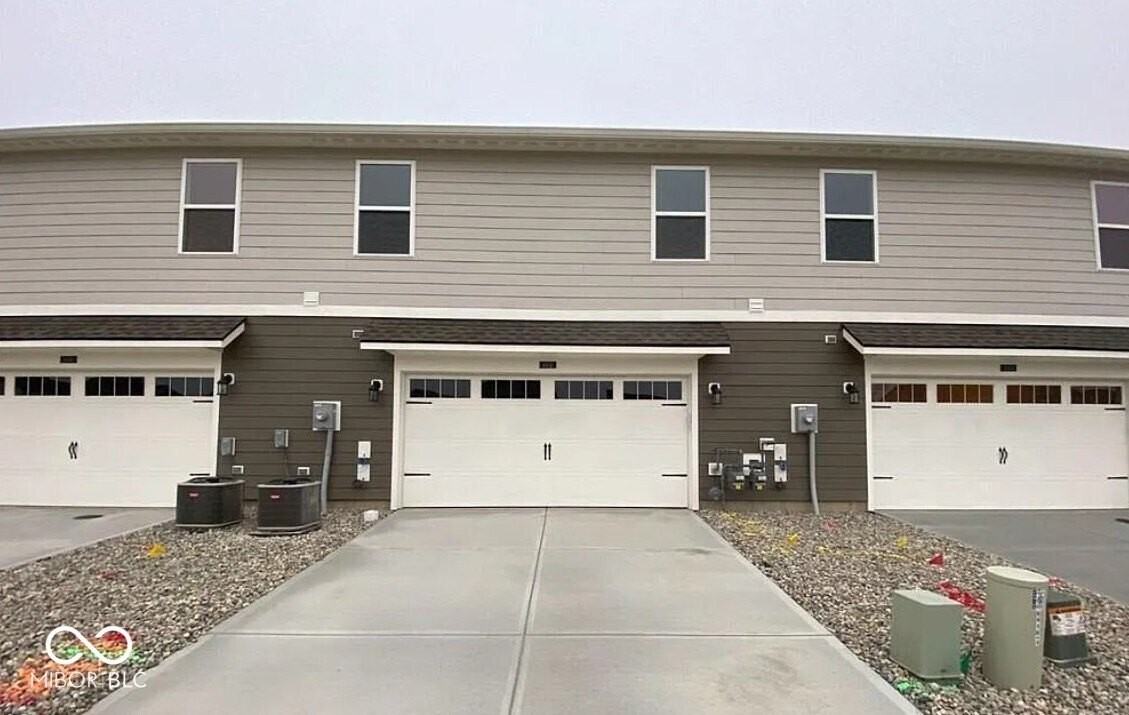 6414 Apperson Dr - Photo 2 of 2