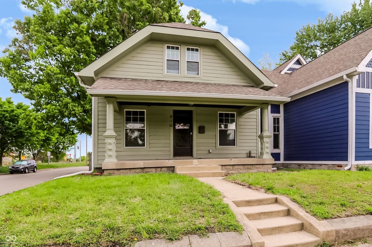 910 Sanders St - Photo 2 of 43