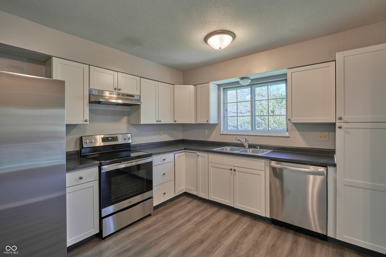 922 Hoover Village Dr #C - Photo 2 of 10