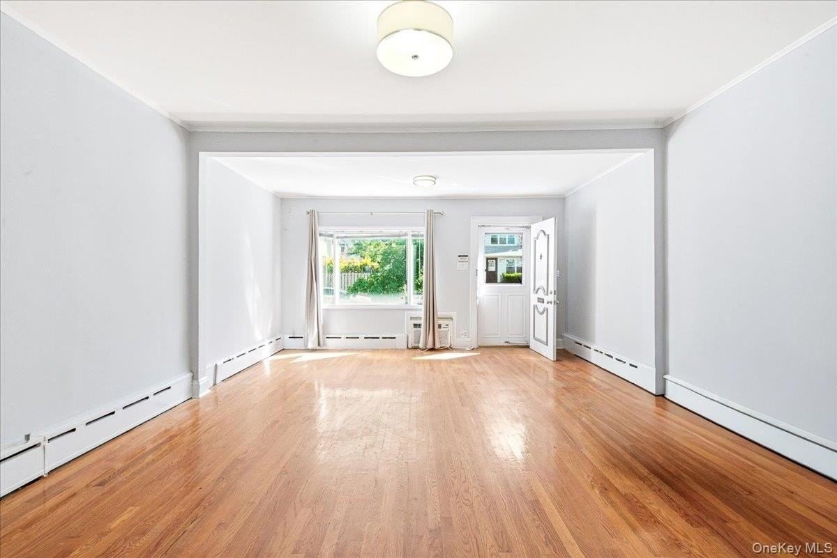 6951 Manse St - Photo 5 of 37