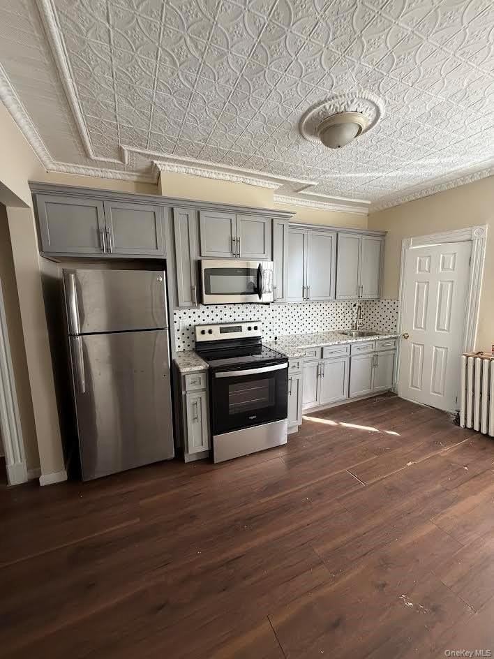 410 53rd St - Photo 4 of 7