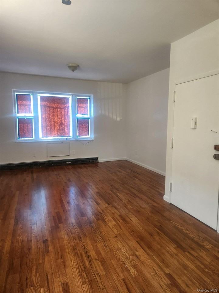 448 Ashford St #2ndFL - Photo 2 of 8