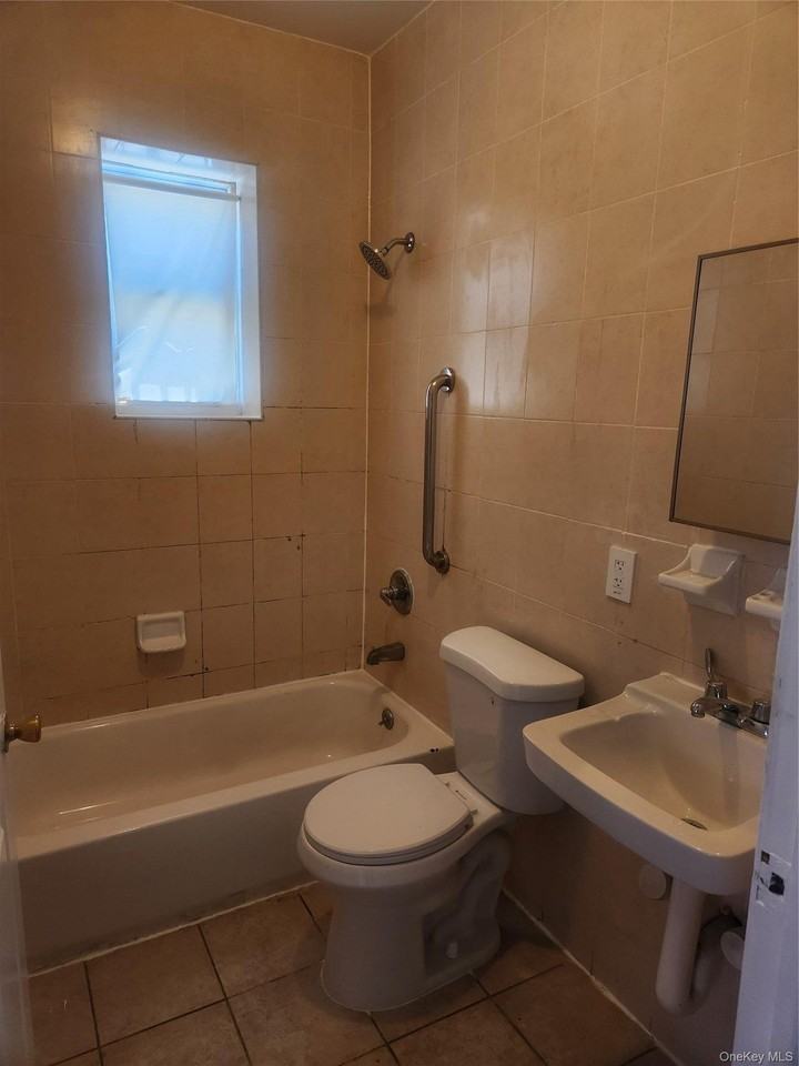 448 Ashford St #2ndFL - Photo 4 of 8