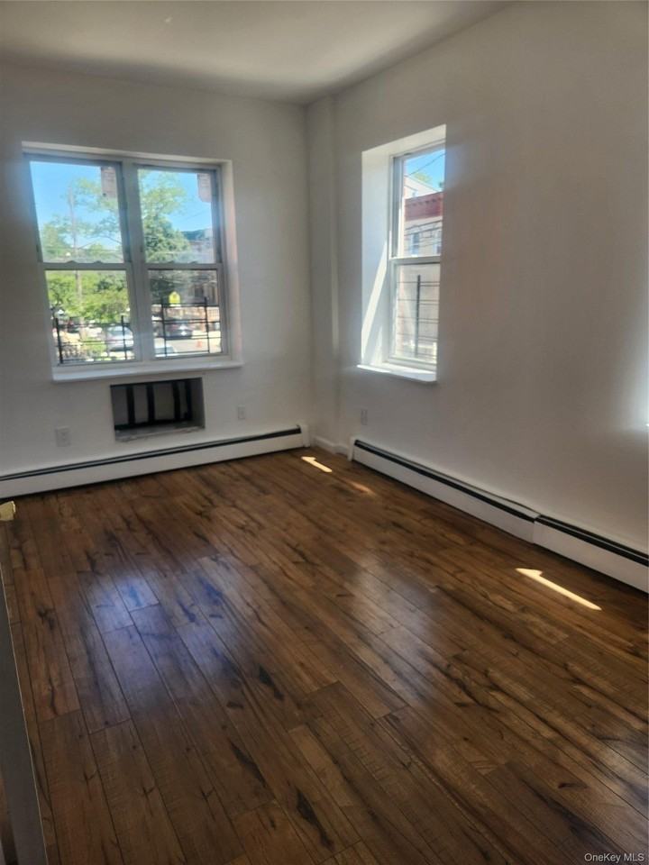 448 Ashford St #2ndFL - Photo 6 of 8