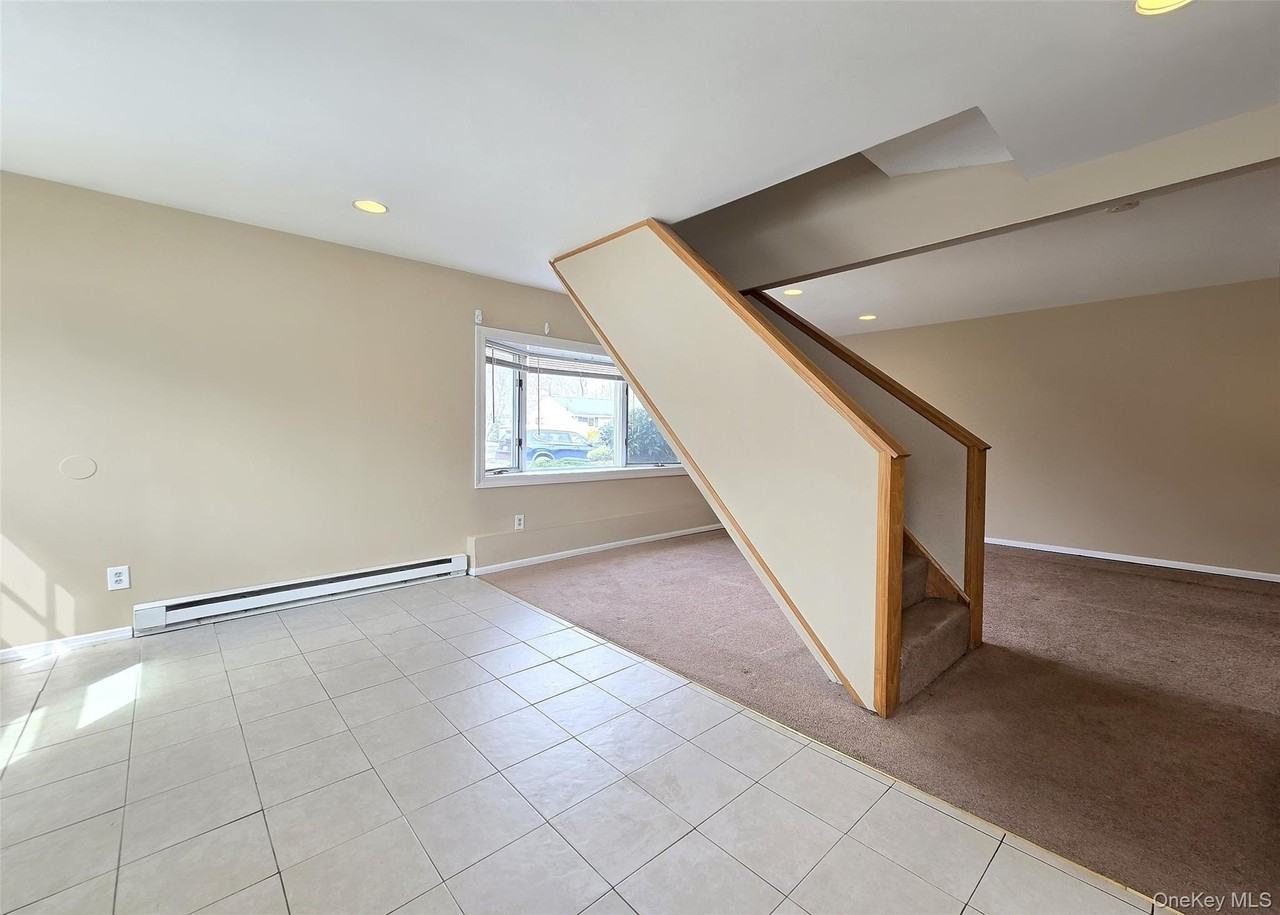 18 Wyandotte St - Photo 4 of 9