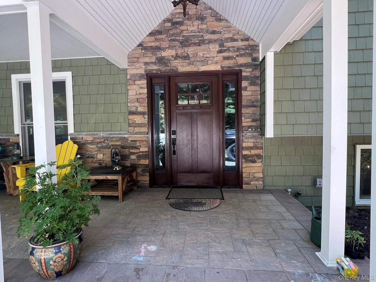 23 Craig Dr - Photo 2 of 18