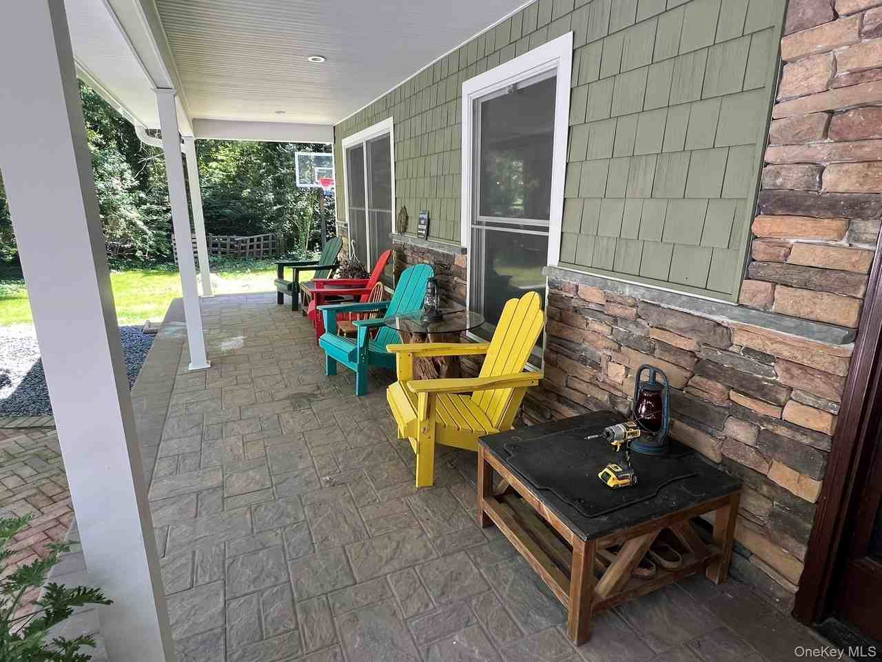 23 Craig Dr - Photo 3 of 18