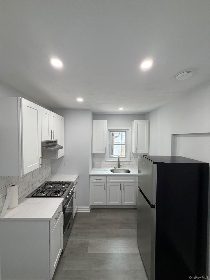 9617 69th Ave - Photo 2 of 6