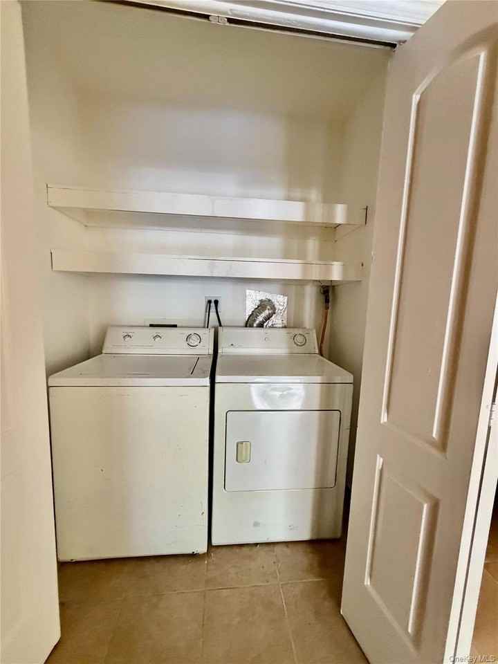 10422 39th Ave #1A - Photo 2 of 12