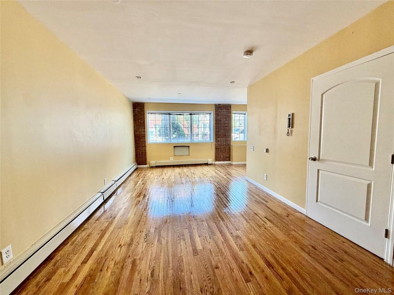 10422 39th Ave #1A - Photo 5 of 12