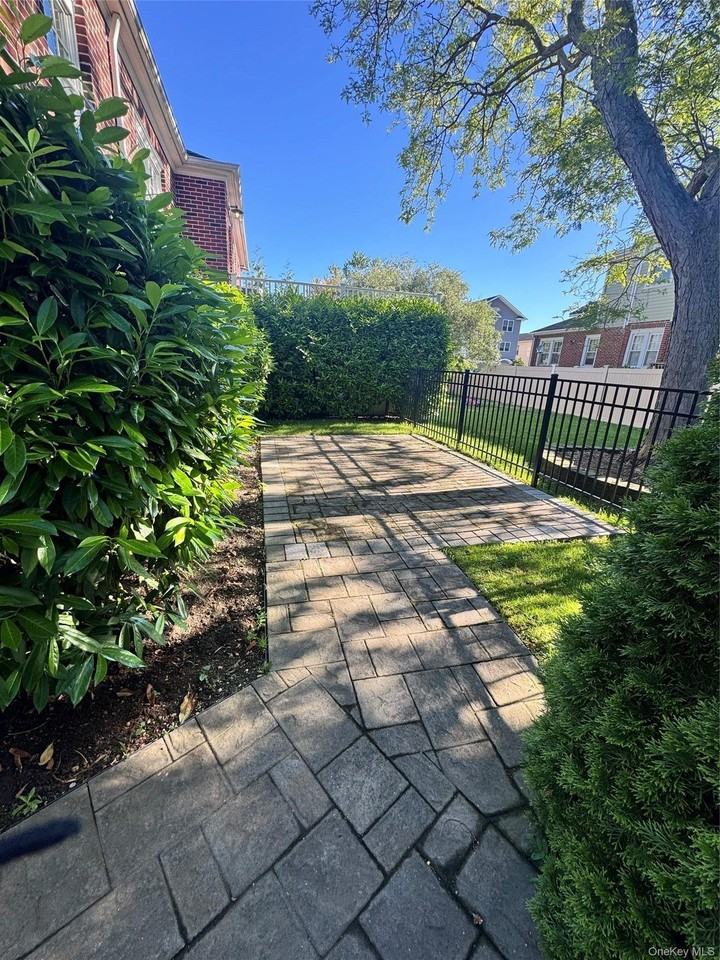 570 Monroe Blvd #1stFL - Photo 2 of 18