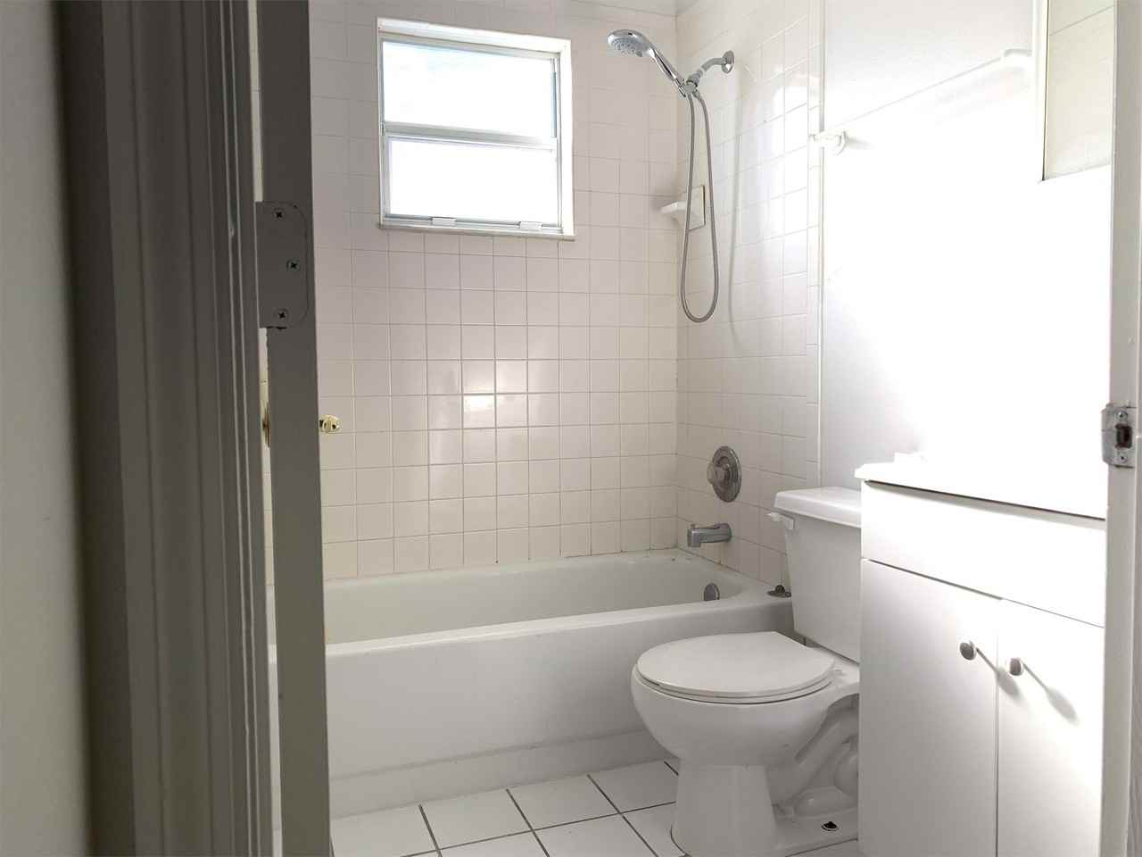 848 Sw 10th St #1 - Photo 6 of 13