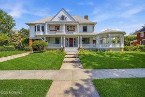 featured image of 211 Cedar Ave