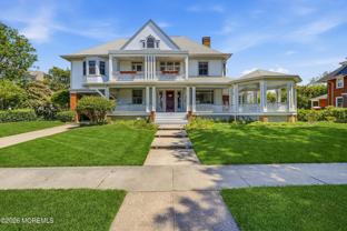 211 Cedar Ave - Photo 1 of 1