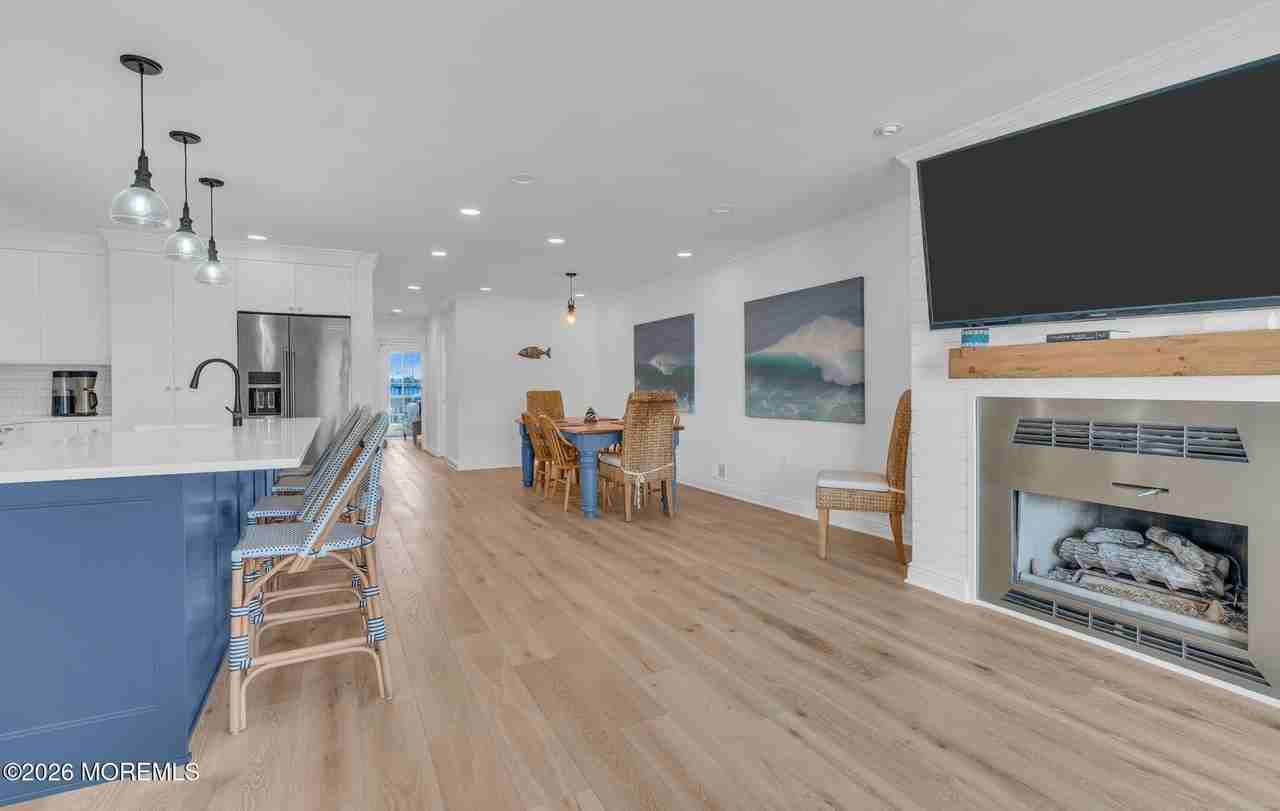 118 Ashley Ave - Photo 7 of 30