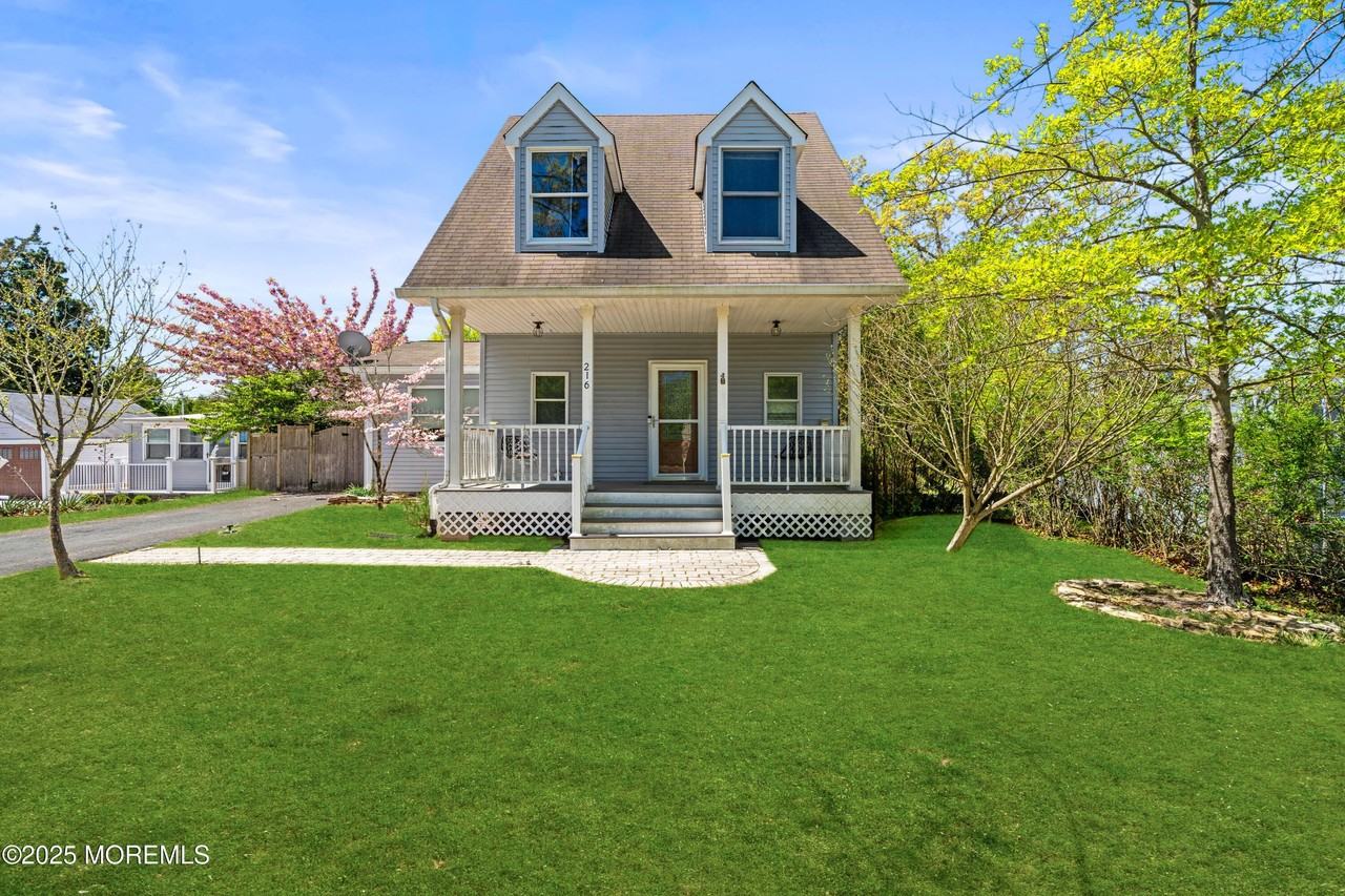 216 Chatham Ave - Photo 2 of 6
