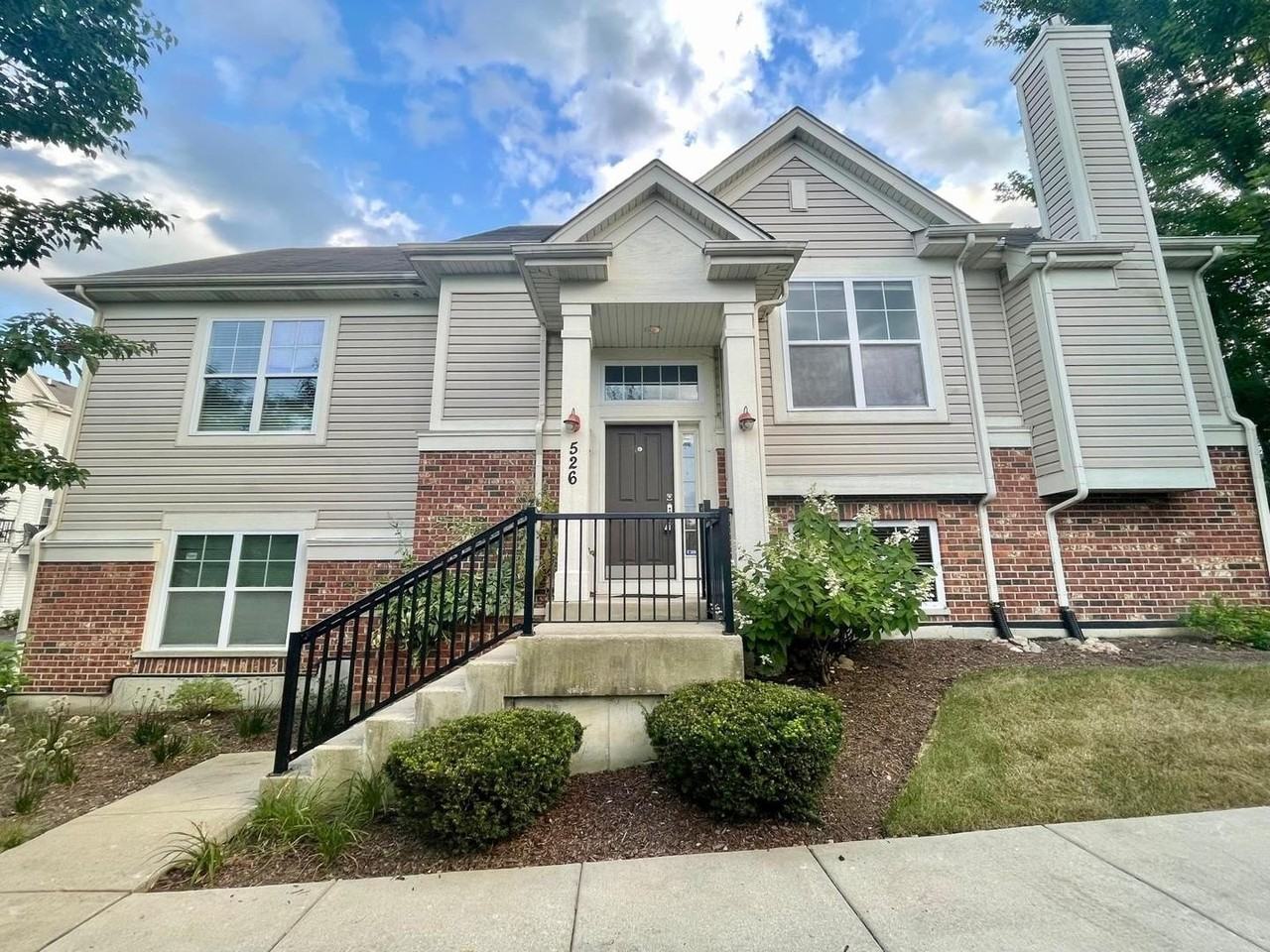 526 Grosvenor Ln #526