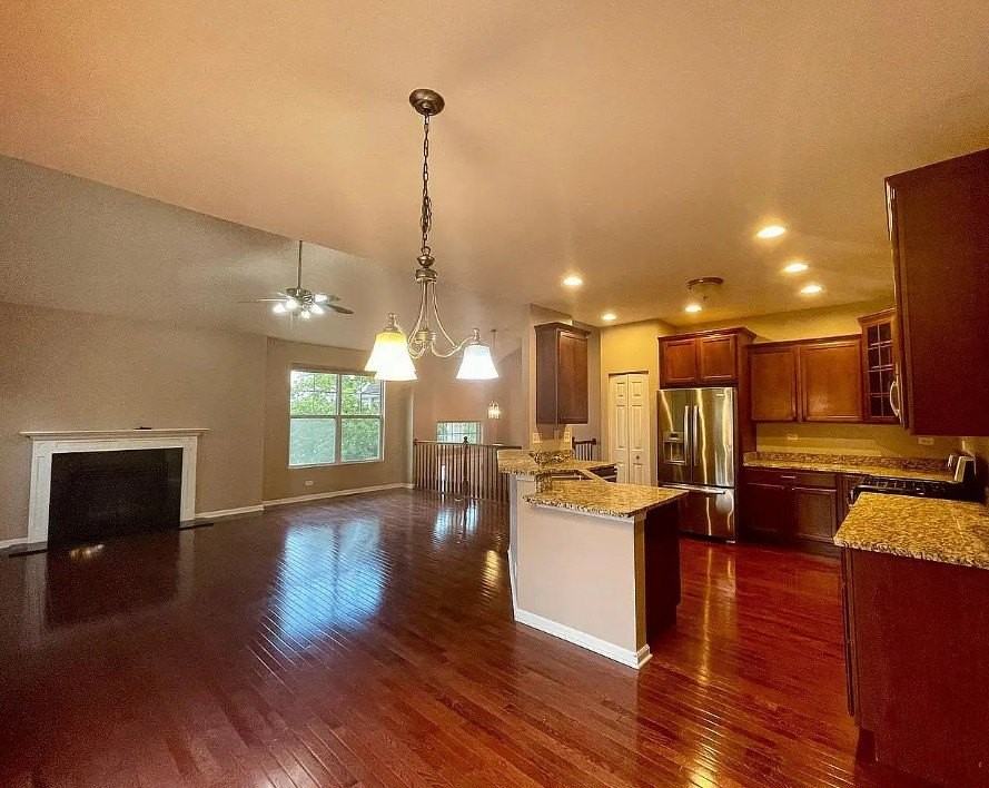 526 Grosvenor Ln #526 - Photo 6 of 22